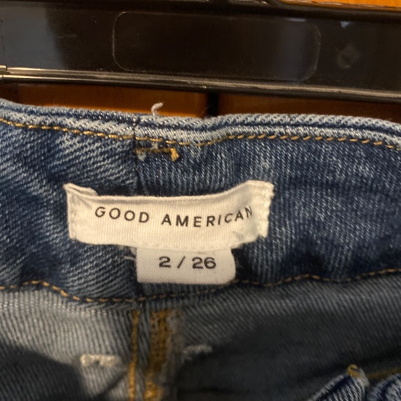 Good American Classic Slim Straight Jeans - Picture 3 of 5